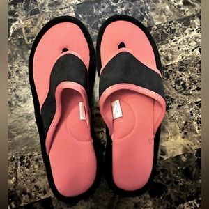 🦋 3For$20 🦋Avon Casual Hot Neon Pink Walk Memory Foam Sandals